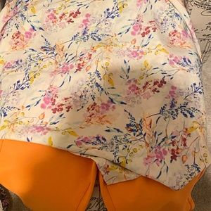 Floral top and solid capri